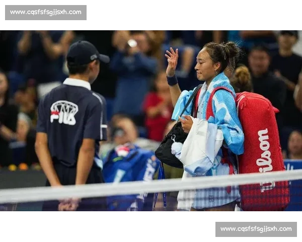 郑钦文决胜盘遭逆转！6-4 扳平仍难敌辛纳科娃